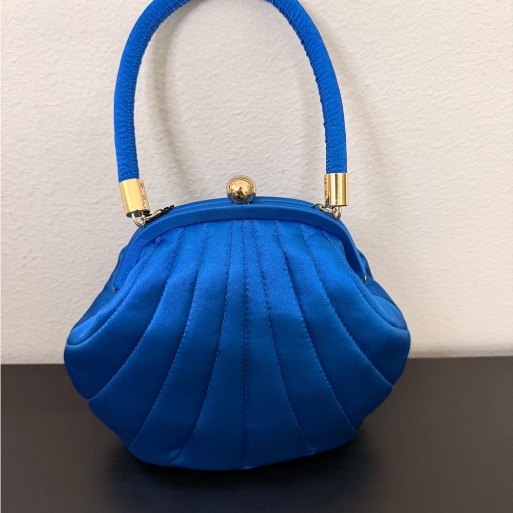 Gianni Bini Shell-Shaped Top Handle Bag - Picture 4 of 5